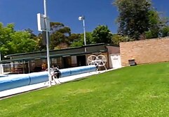 El director del banco regresa a casa esposas xxx caseros